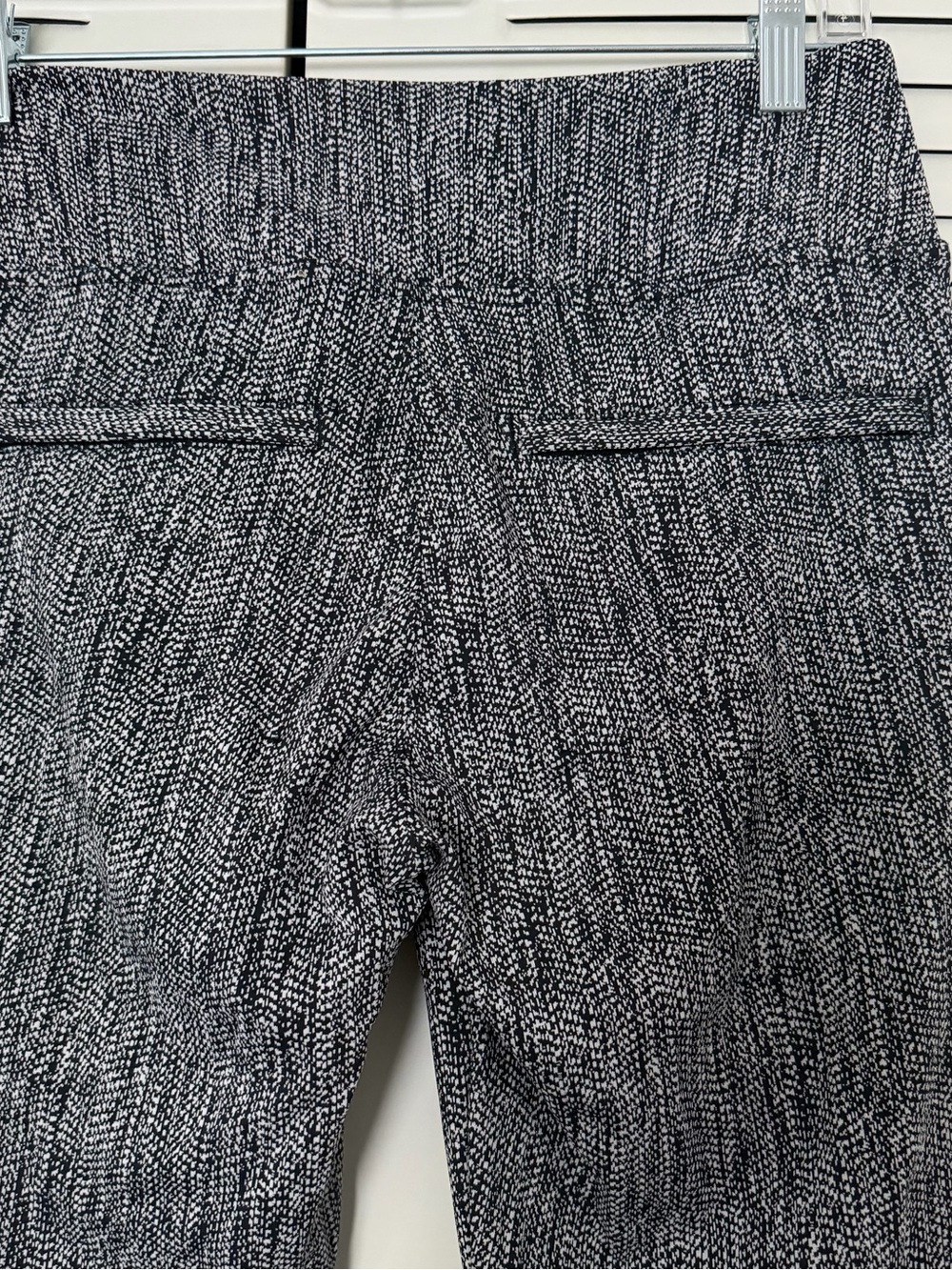 ATHLETA Delancey Skyline Textured ZipperedLeggings Size Medium - Picture 3 of 7